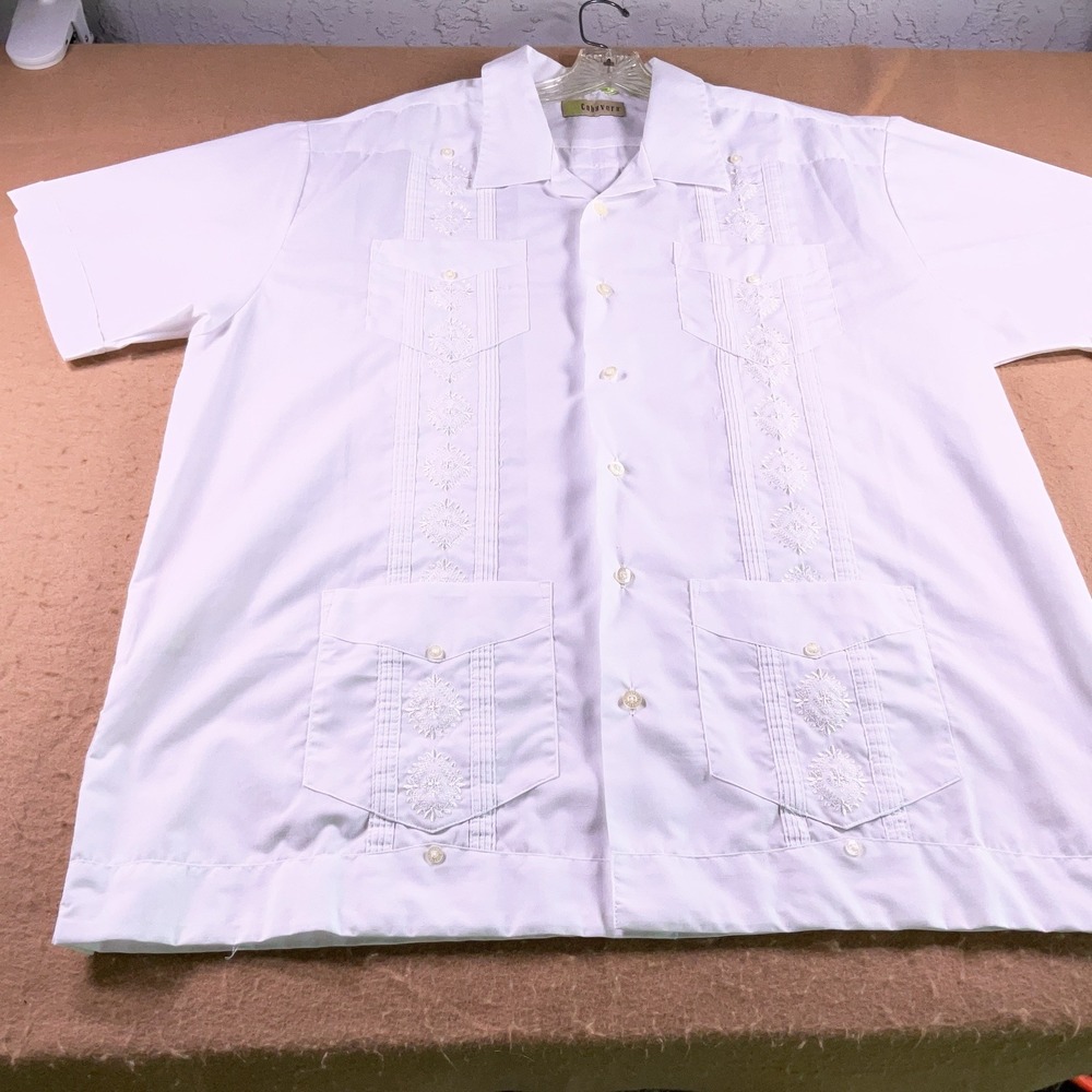 Cubavera Mens XL White Embroidered Guayabera Short Sleeve Button Down Shirt